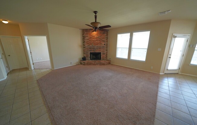 Lovely Spacious Home in the Coveted Falcon Ridge Neighborhood. - Agent Commission Offered: $600