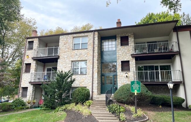 Ground level Condo with private patio, hardwood floors throughout, private storage, common area coin-op laundry. Tredyffrin/Easttown School District.