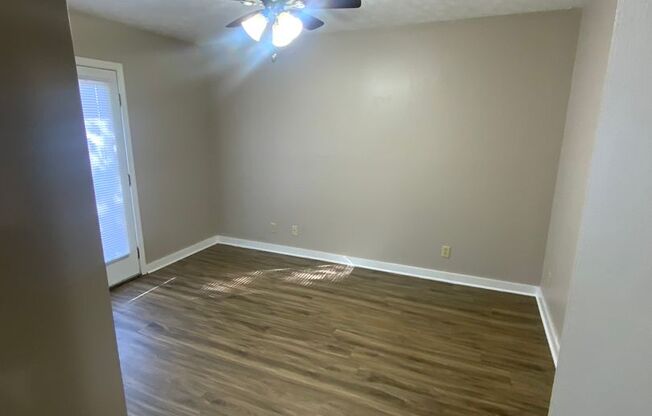 1 bed, 1 bath, 530 sqft, $825, Unit 360 AA16