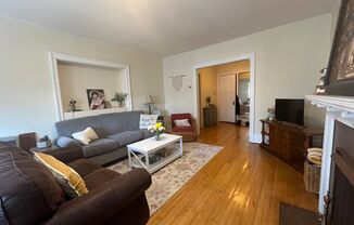 4 beds, 2 baths, $2,295, Unit 10