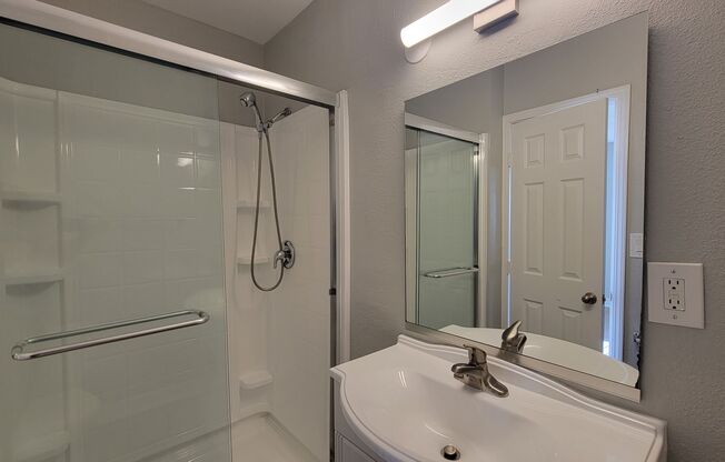 2 beds, 2 baths, 1,000 sqft, $2,905, Unit A31