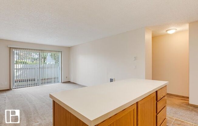 1 bed, 1 bath, 547 sqft, $1,200, Unit 14