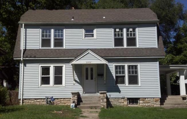 2404 E 69 TERRACE