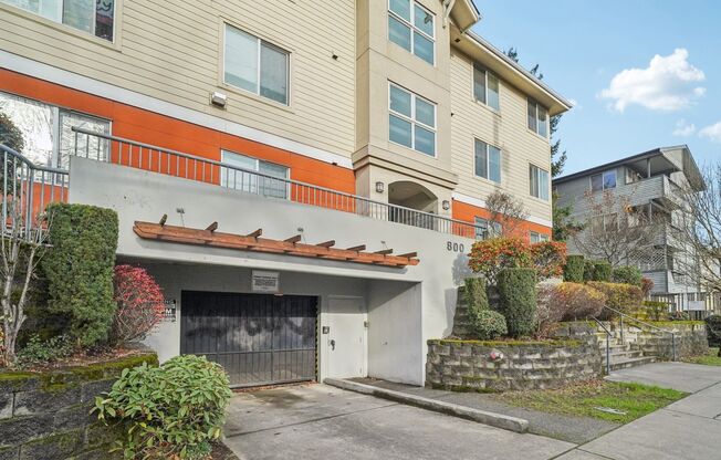 Studio, 1 bath, 200 sqft, $949, Unit 208