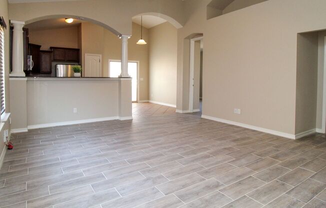 2216 Amber Point