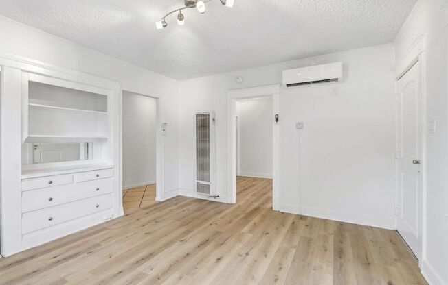 343 N. BENTON WAY