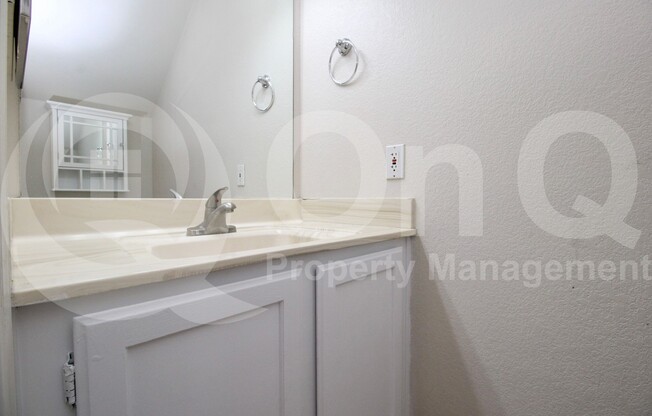 2 beds, 2.5 baths, 1,120 sqft, $1,699, Unit 1049