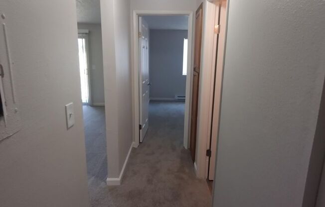 2 beds, 1 bath, 776 sqft, $1,500, Unit 098