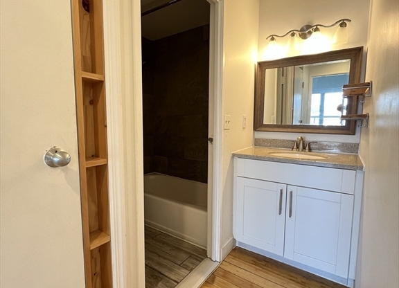 1 bed, 1 bath, 613 sqft, $2,350, Unit 410