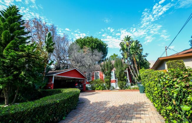 703 Manzanita Avenue