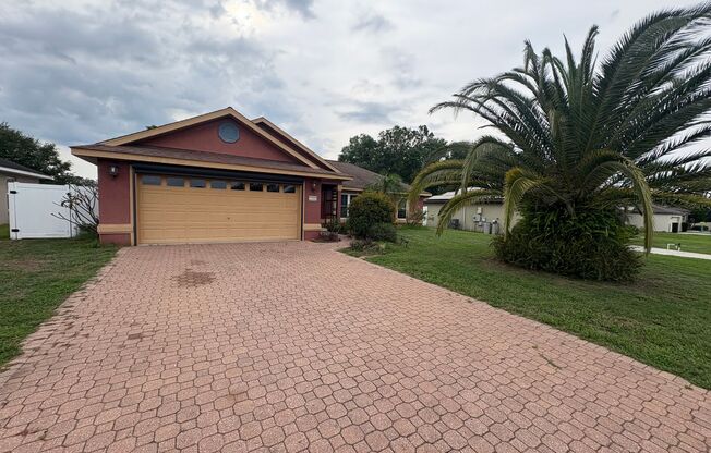 Grand Island 3/2 w/ Enclosed Backyard & Patio