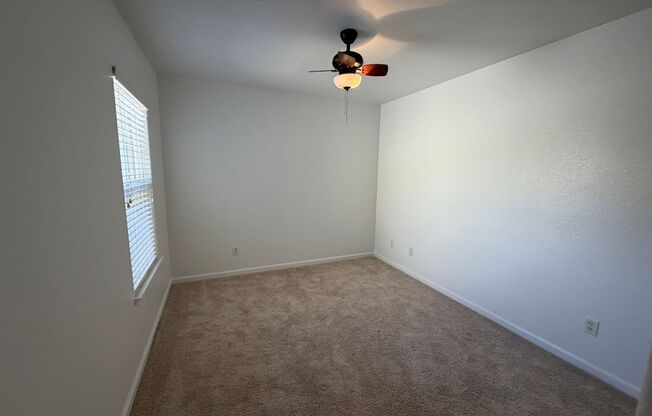 3 beds, 2.5 baths, $2,595, Unit #3014