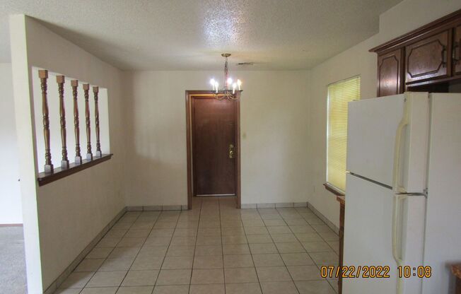 3 beds, 2 baths, $1,125