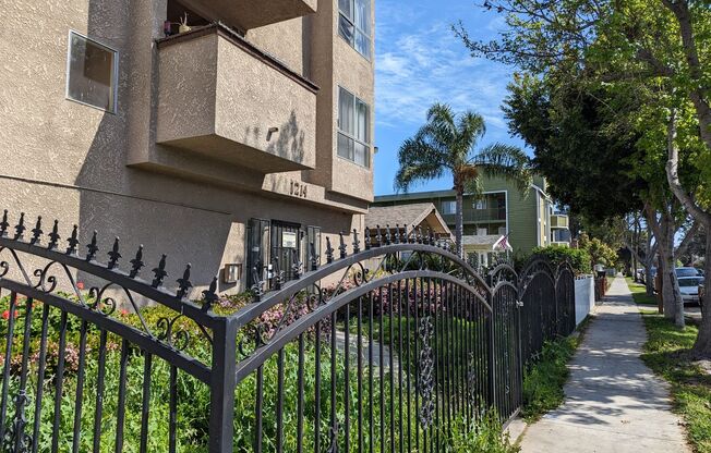 2 beds, 2 baths, $2,554, Unit 301