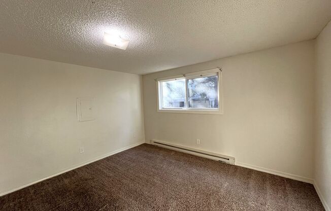 2 beds, 1 bath, $1,800, Unit #2