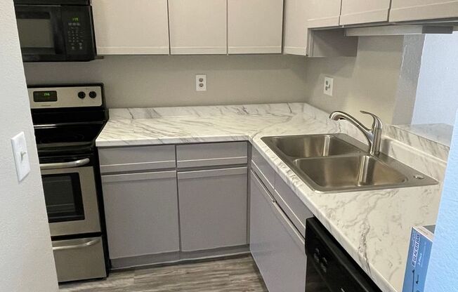 2 BEDROOM CONDO BY UNT