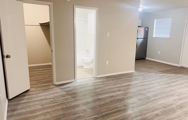 Studio, 1 bath, 494 sqft, $690, Unit 33