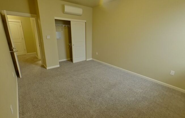 3 beds, 3 baths, 1,324 sqft, $2,700, Unit 205