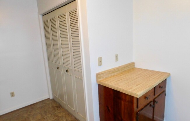 2 beds, 1 bath, $1,041