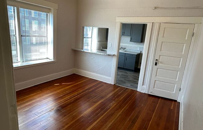 1 bed, 1 bath, 450 sqft, $1,095, Unit 308