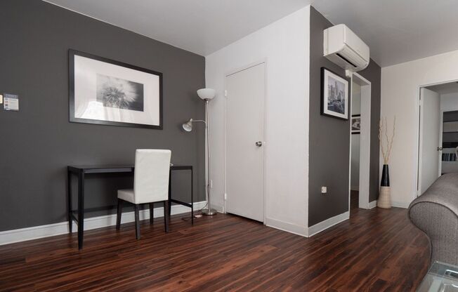 2 beds, 1 bath, 725 sqft, $1,799, Unit C207