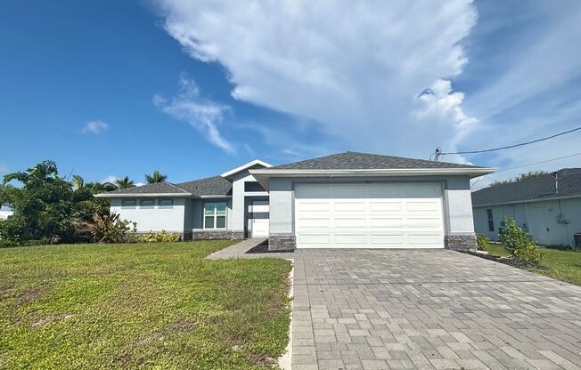 Spacious & Modern 3 Bed, 2 Bath in NW Cape - Available Now!