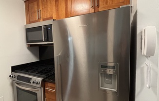 1 bed, 1 bath, $4,650, Unit 12C