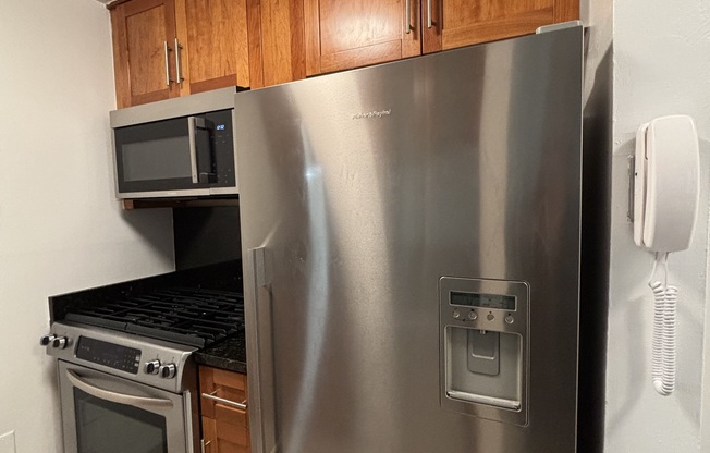 1 bed, 1 bath, $4,650, Unit 12C