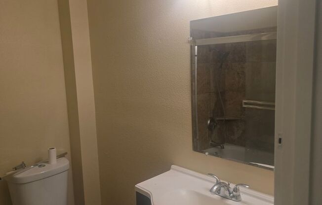 2 beds, 1 bath, $2,100