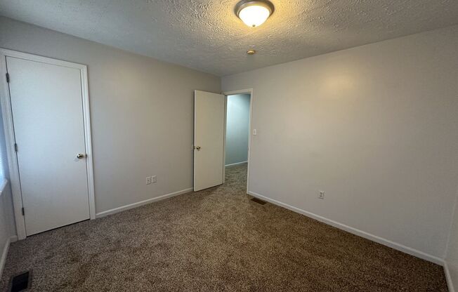 2 beds, 1.5 baths, $900, Unit 5