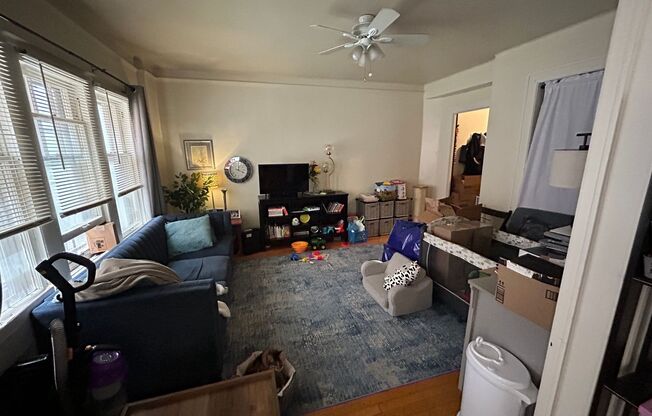 1 bed, 1 bath, $1,095, Unit 7