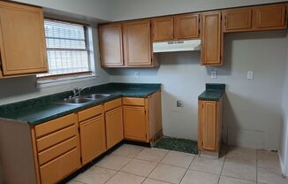 3 beds, 1 bath, $1,400