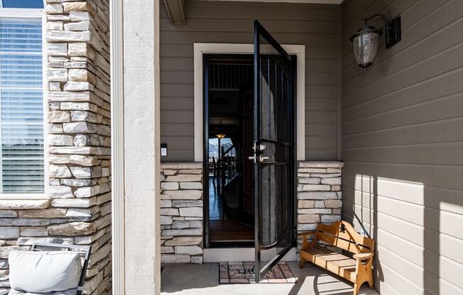 Fabulous 6 bedroom + office D20 Home with Amazing Mt views