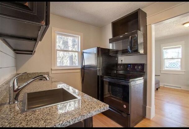 1 bed, 1 bath, $1,700