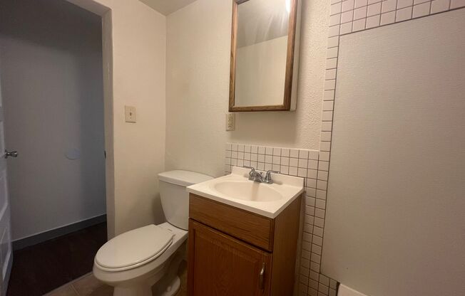 1 bed, 1 bath, 340 sqft, $845, Unit 18