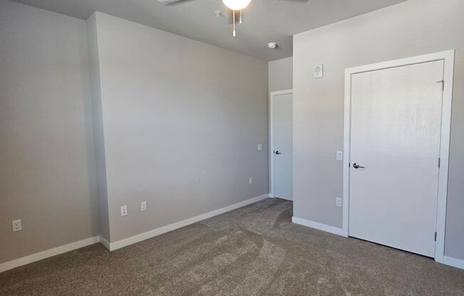 2 beds, 2 baths, 951 sqft, $2,000, Unit 407