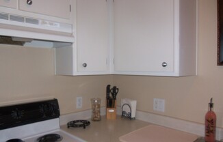 1 bed, 1 bath, 566 sqft, $1,477, Unit 137-216