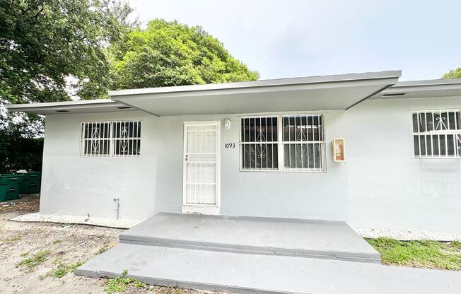 Freshly remodelled 2bed/1bath in a duplex close to Wynwood: for rent now @ $ 2,200.00!