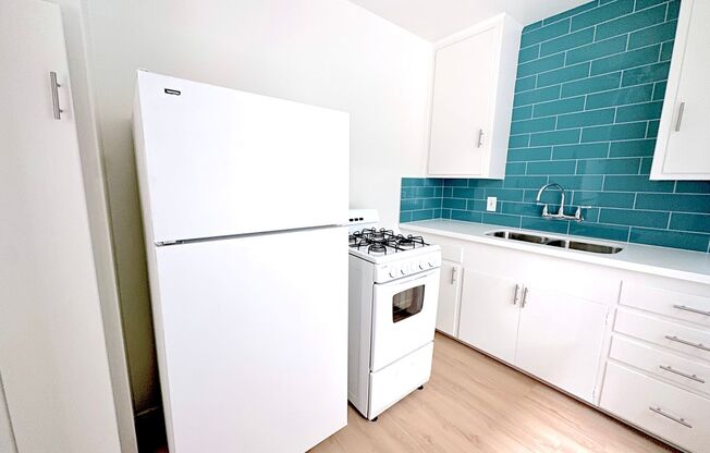 Studio, 1 bath, 375 sqft, $1,975, Unit 105