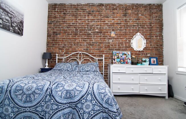 2 beds, 1 bath, $3,000, Unit 1