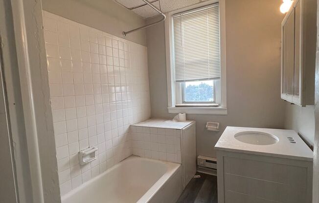 1 bed, 1 bath, 539 sqft, $1,300, Unit 703