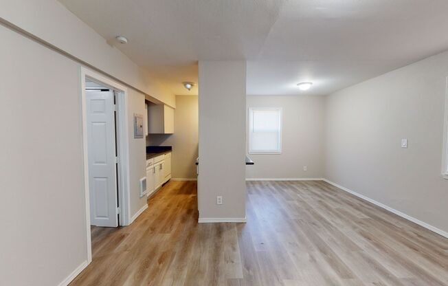 1 bed, 1 bath, 575 sqft, $1,395, Unit 10