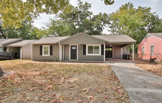 2 bed, 1 bath in great location - move in ready in South East Houston!