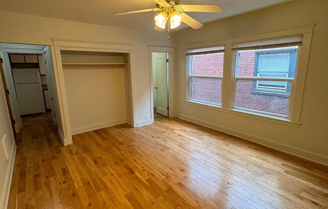 Studio, 1 bath, 400 sqft, $850, Unit 414