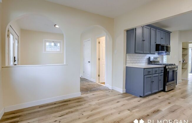 3 bedroom, 2 bathroom House Available Immediately