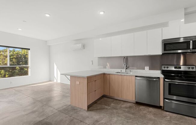 2 beds, 2 baths, 912 sqft, $2,895, Unit 309