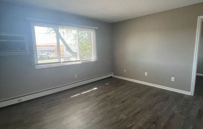 2 beds, 1 bath, 725 sqft, $1,095