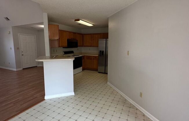 3 beds, 2 baths, $1,595