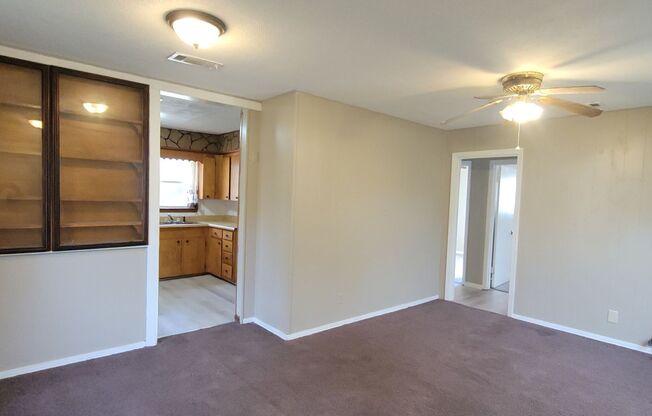 2 beds, 1 bath, $850