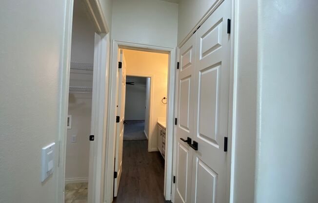 2 beds, 1 bath, $1,495